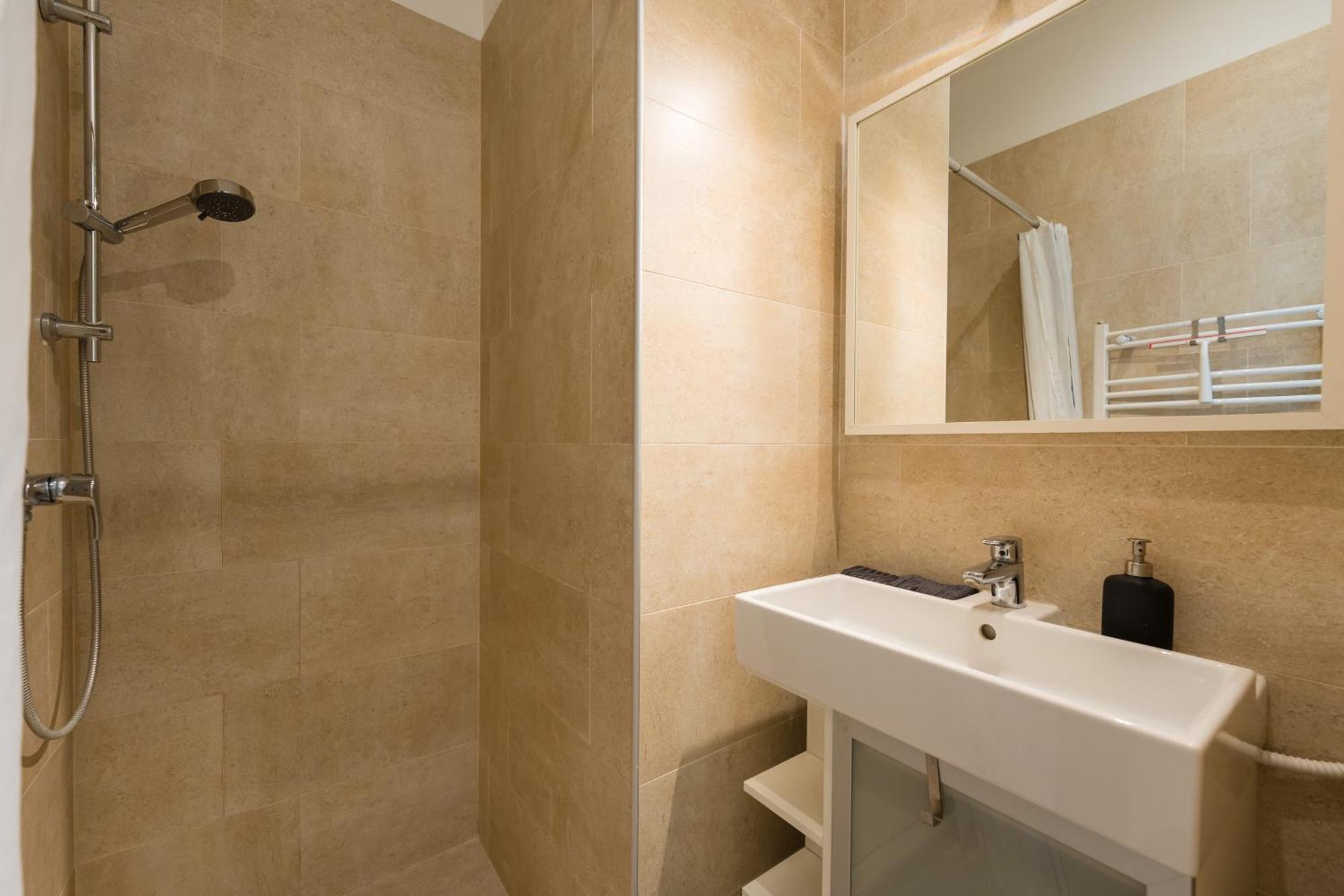Spacious Apartment By Opera Budapest Bagian luar foto
