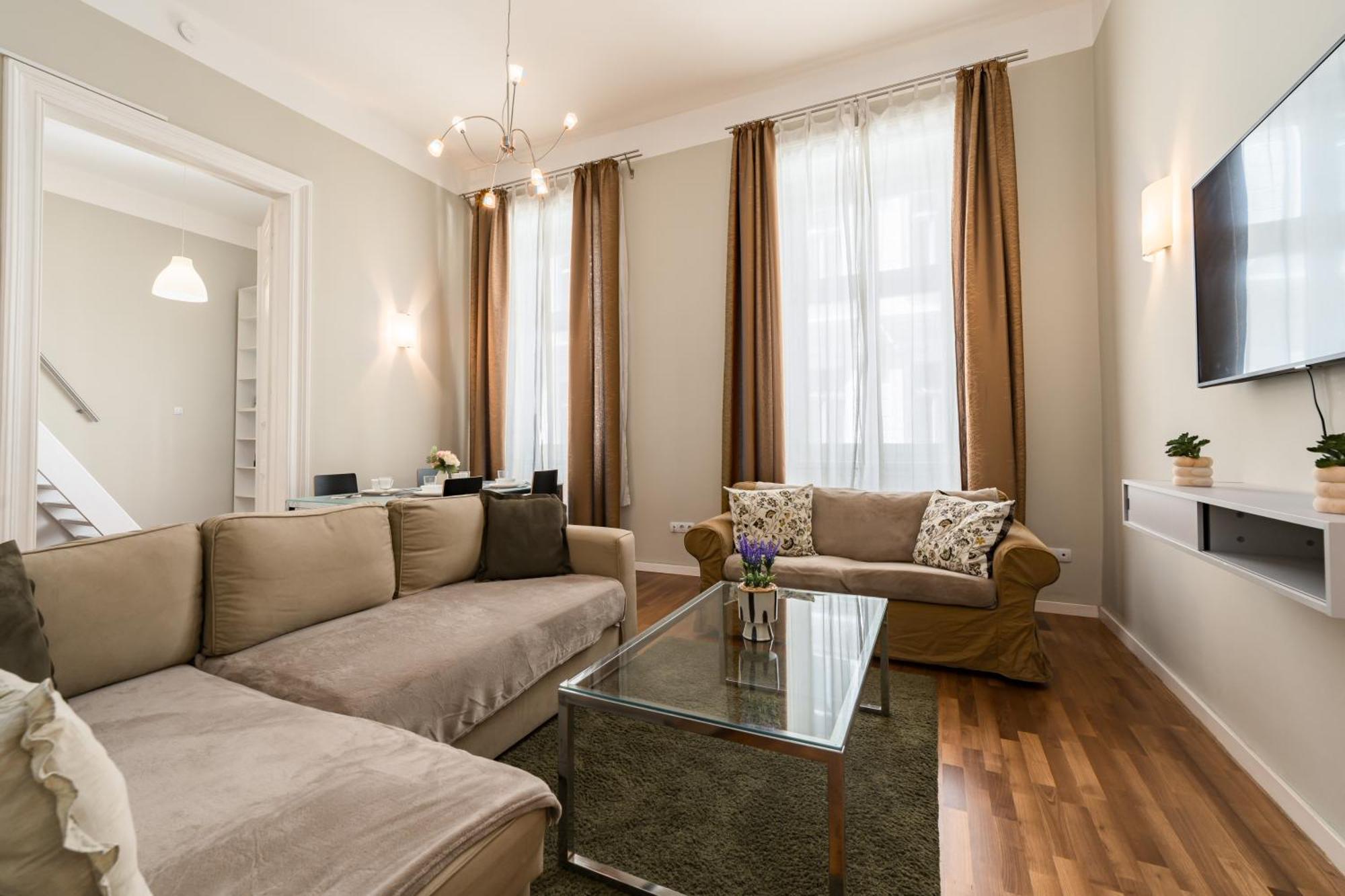 Spacious Apartment By Opera Budapest Bagian luar foto