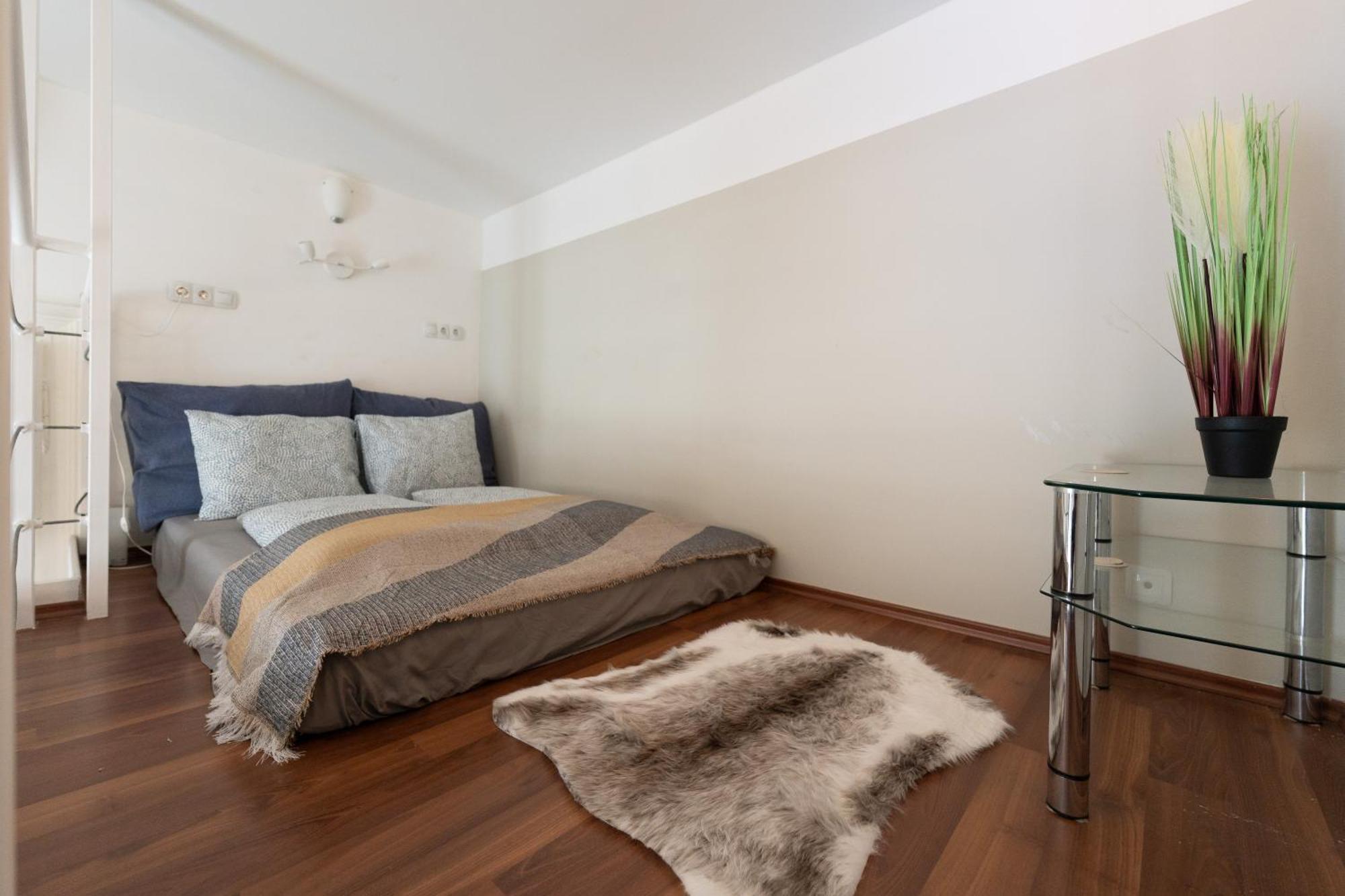 Spacious Apartment By Opera Budapest Bagian luar foto