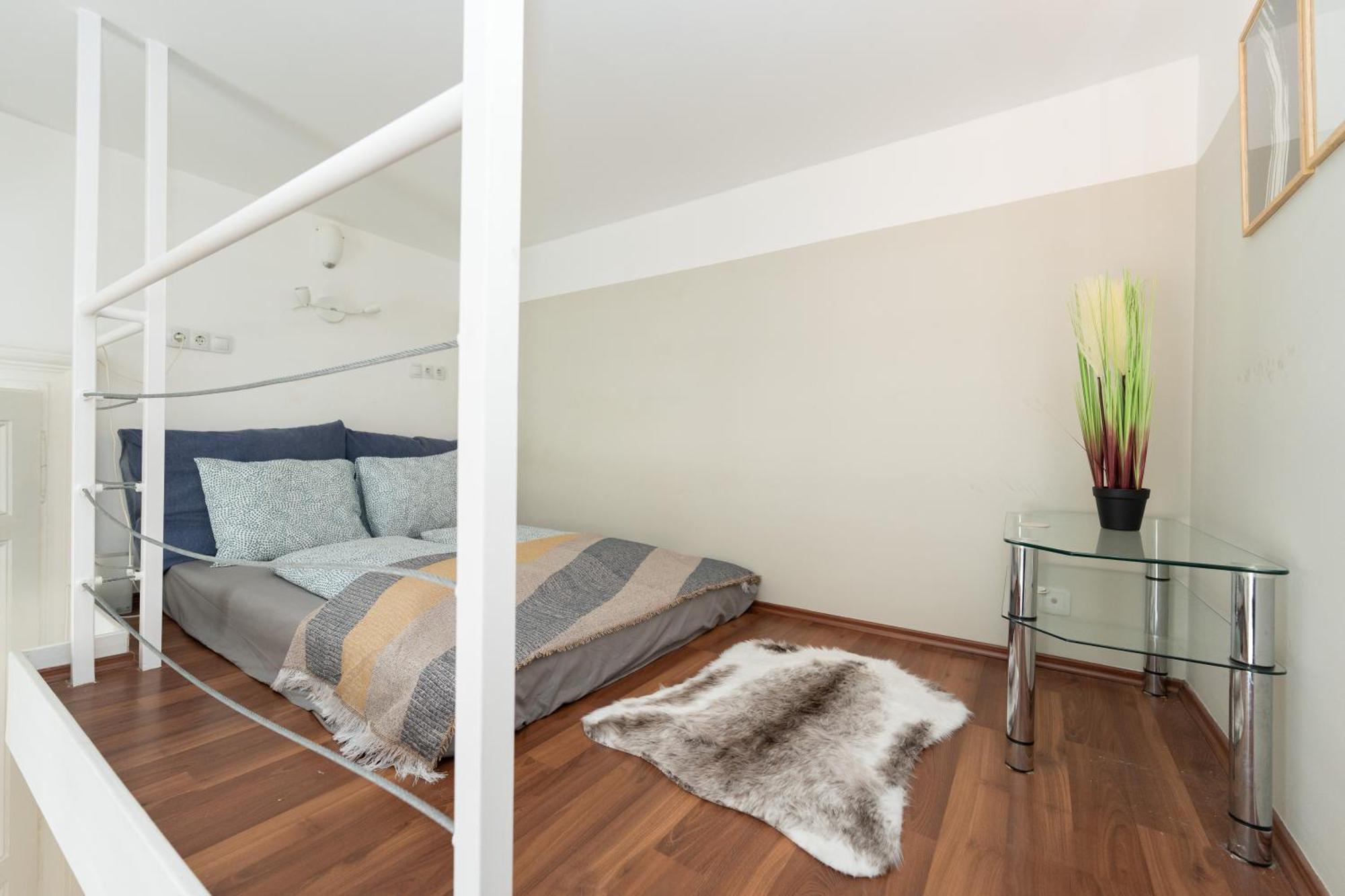 Spacious Apartment By Opera Budapest Bagian luar foto